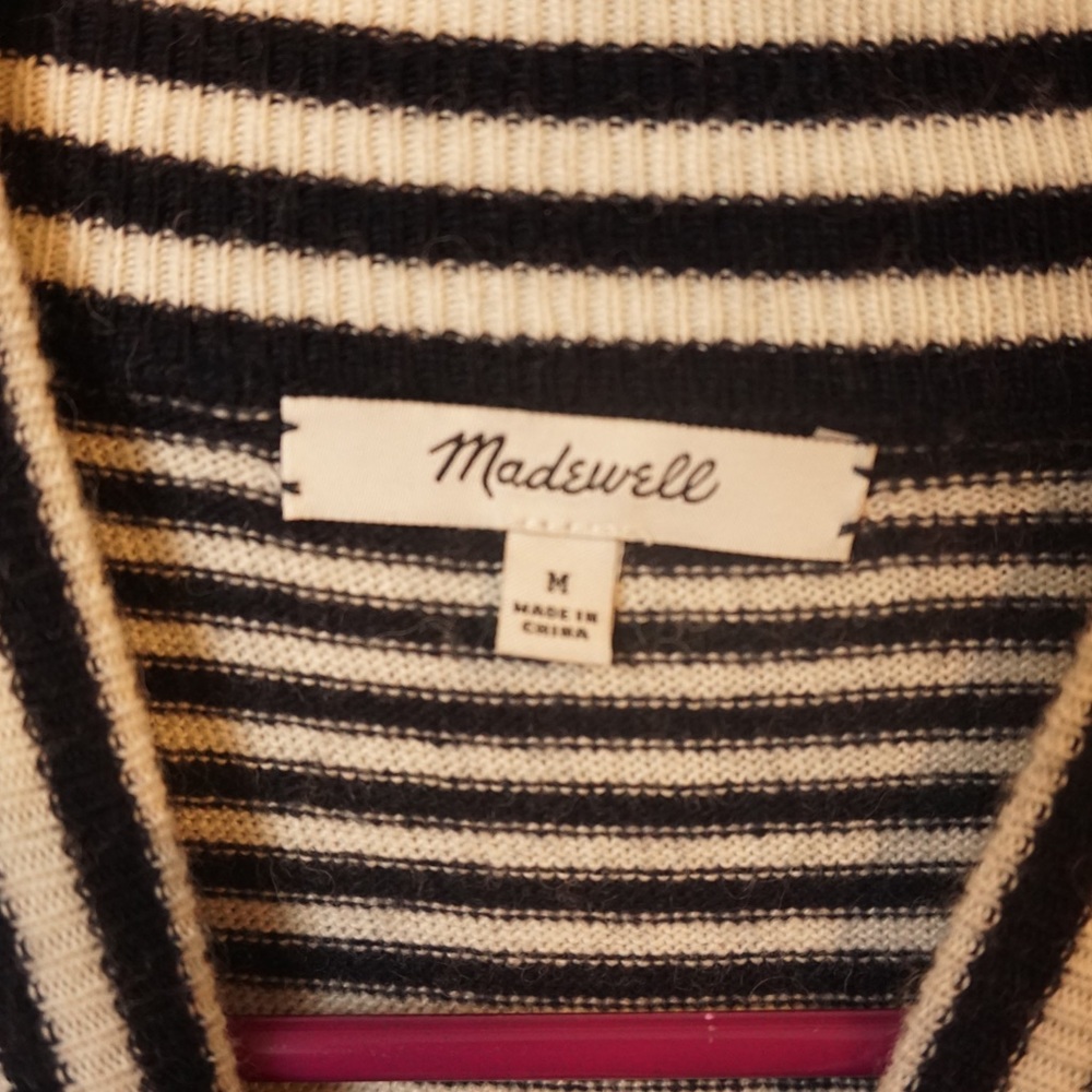 Madewell size Medium sweater. Navy and white stripes. Soft and warm. - Picture 4 of 4